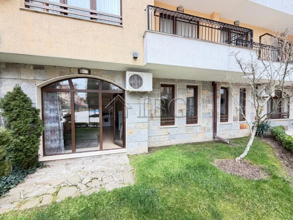 Apartamento de 2 Quartos com Terraço Tipo Jardim | Royal Sun, Sunny Beach
