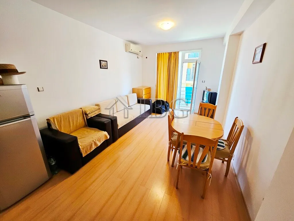 Apartamento de 1 Dormitorio con Vista a la Piscina | Sunny Day 5, Sunny Beach