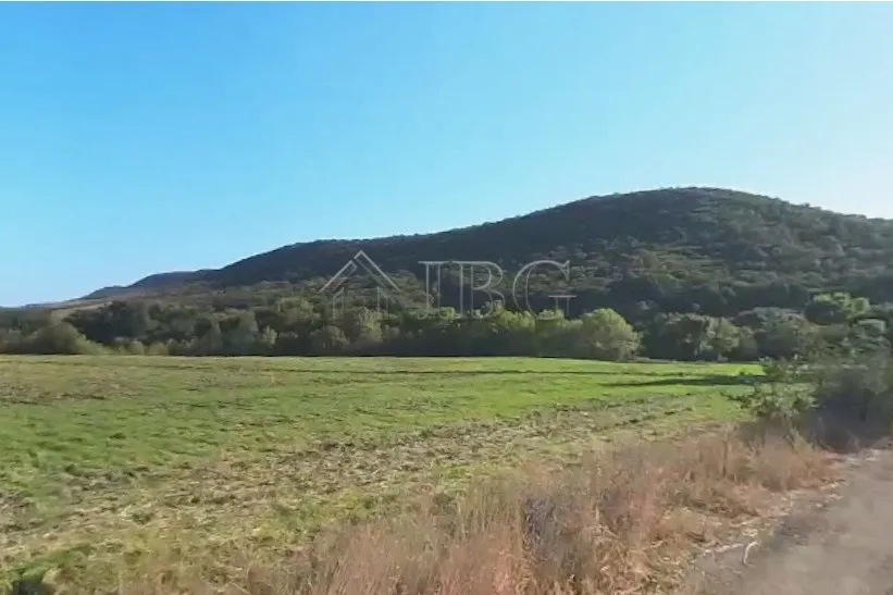 Due Lotti di Sviluppo Adiacenti con Permesso di Costruzione | Medovo, Regione di Burgas