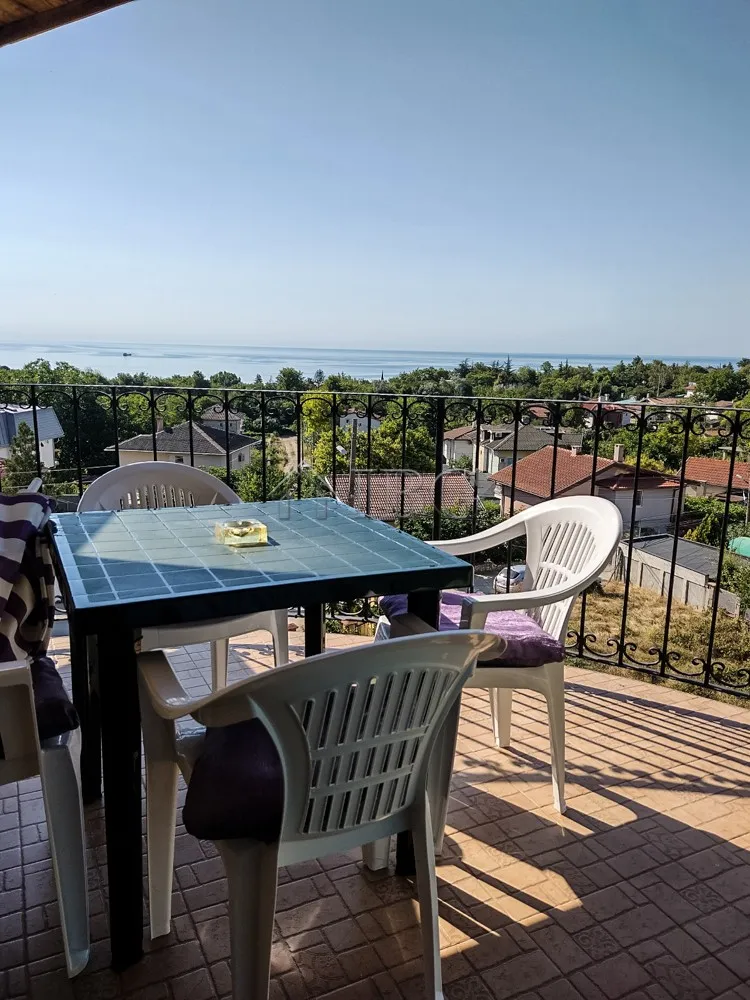 Elegante Maisonette Ristrutturata con Vista Mare