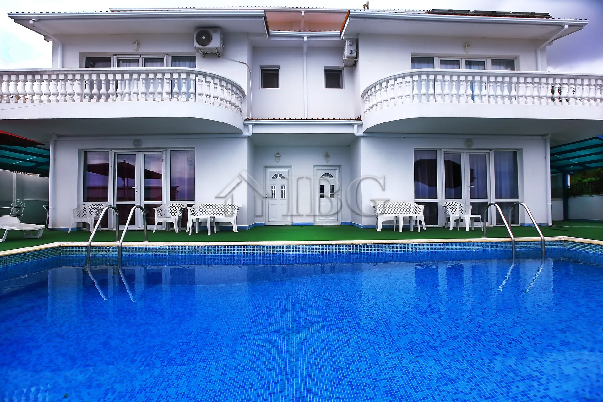 Villa Sorrento Italiana – Havuzlu, Garajlı ve İki Bağımsız Konutlu Lüks Deniz Manzaralı Villa