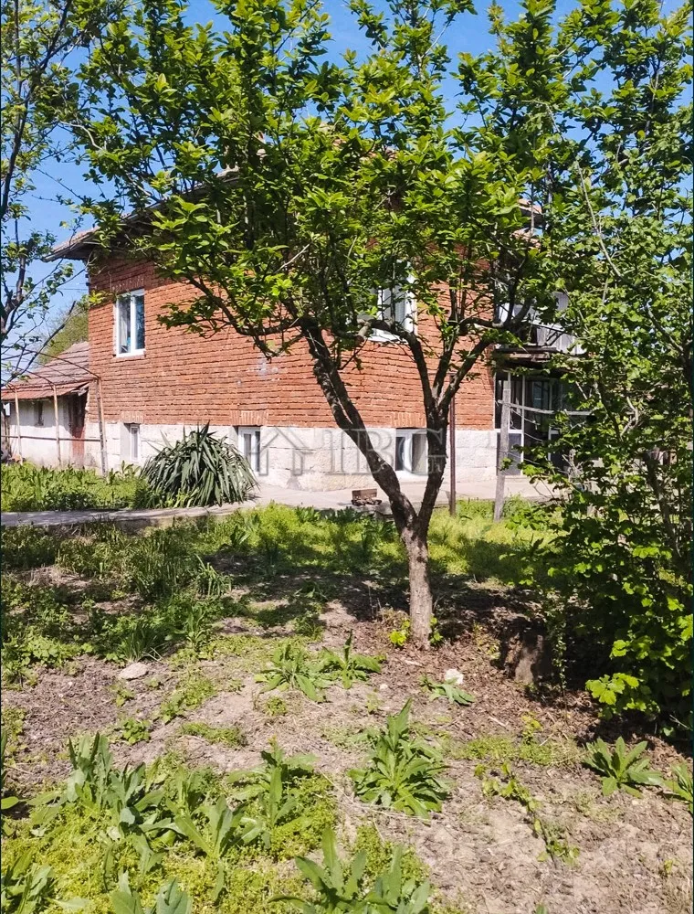 Spacious Two-Storey House with 4,000 sq.m. Garden – Prime Edge-of-Village Location