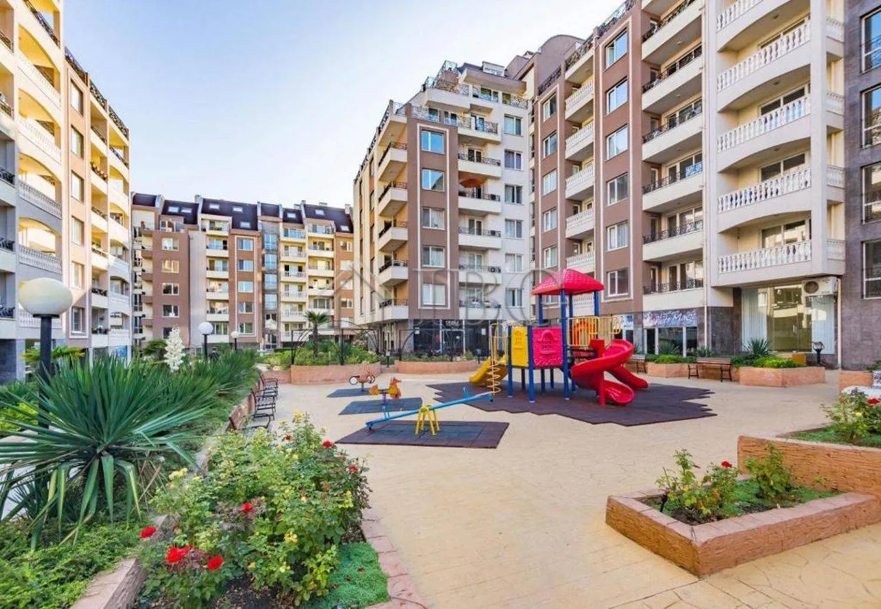 Escritório à Venda em Burgas – 75 m², perto do Jardim da Orla Marítima