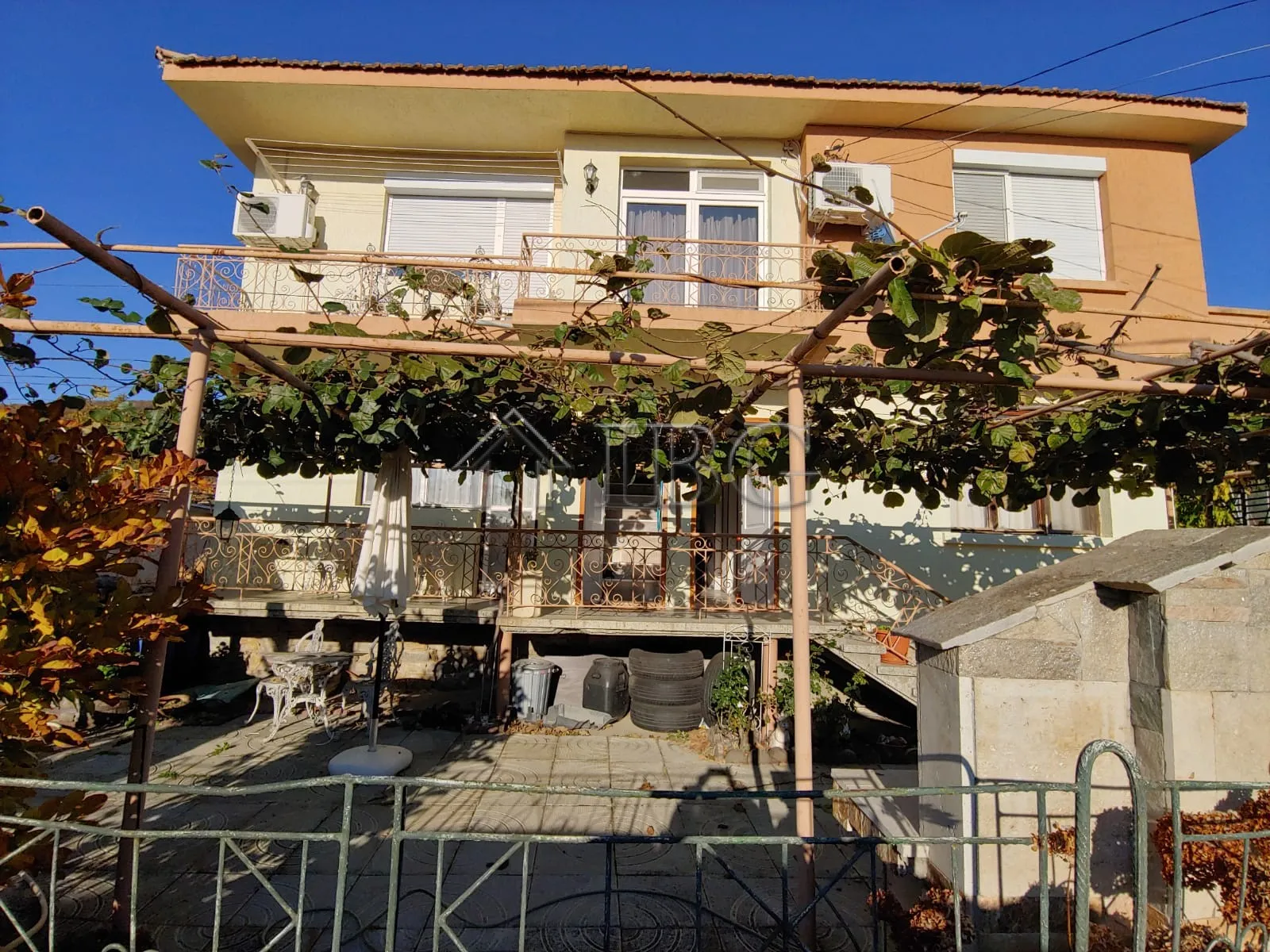 Spacieuse Maison de 6 Chambres à Kosharitsa – À seulement 5 km de la Mer
