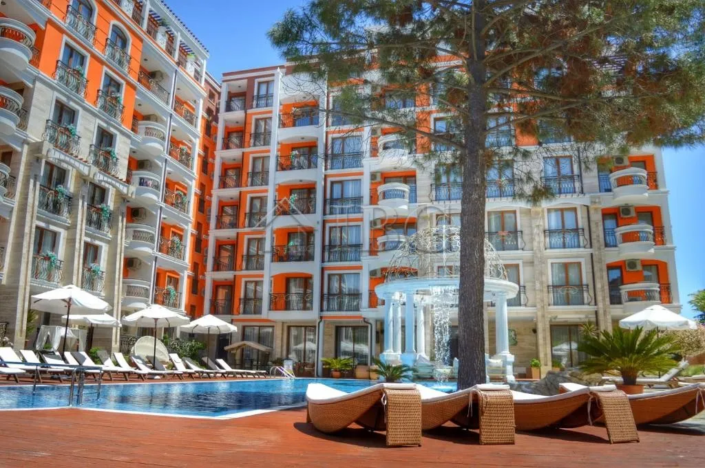 Harmony Palace, Sunny Beach'te 2 yatak odası, 2 banyolu Havuz Manzaralı Daire