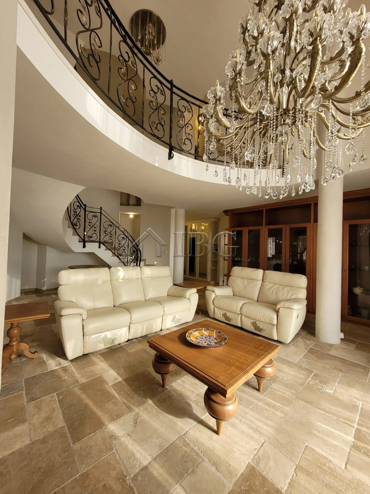 Maisonette Luxuosa de Três Níveis com Vista Mar no Complexo Arthur, Sveti Vlas
