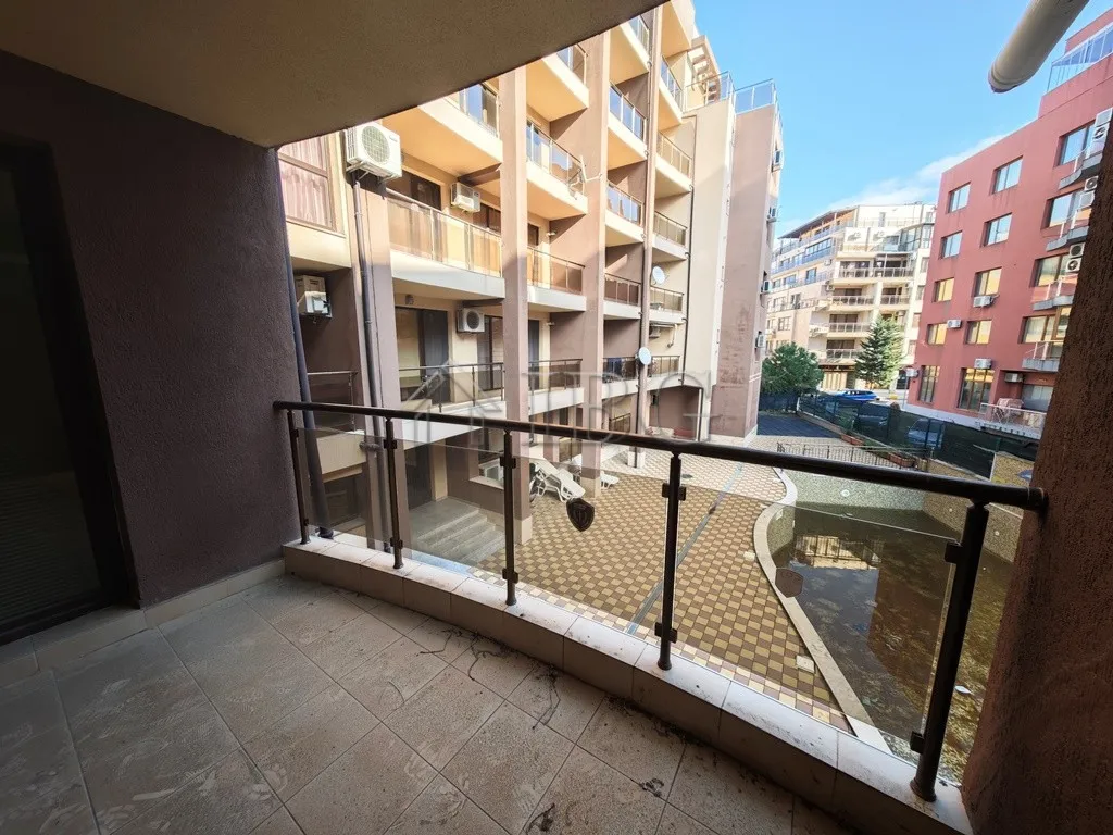 Appartamento con una camera da letto e vista piscina nel complesso Parus, Pomorie