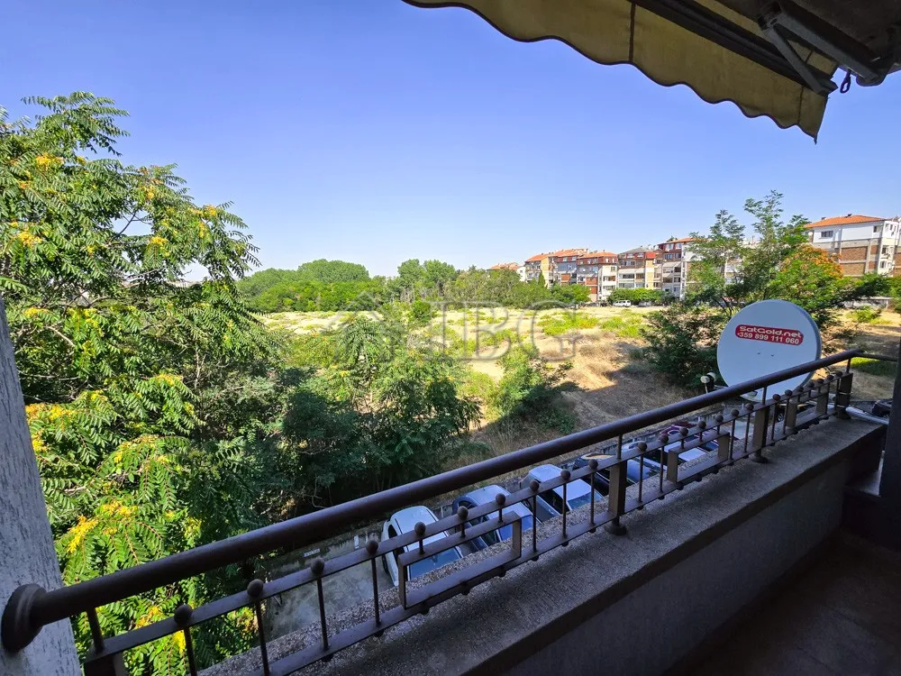 Apartamento de 2 Dormitorios con 2 Balcones en Boulevard Residence, Centro de Nessebar