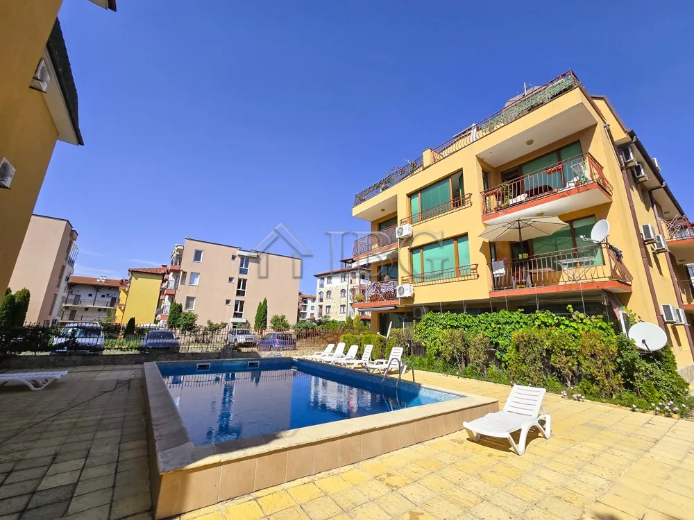 Apartamento de 1 Quarto no Último Andar com Grande Terraço e Vista Mar, Complexo Amoto, Nessebar
