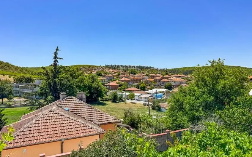 Zweistöckiges Haus mit Grundstück im Zentrum von Sredets, Region Burgas