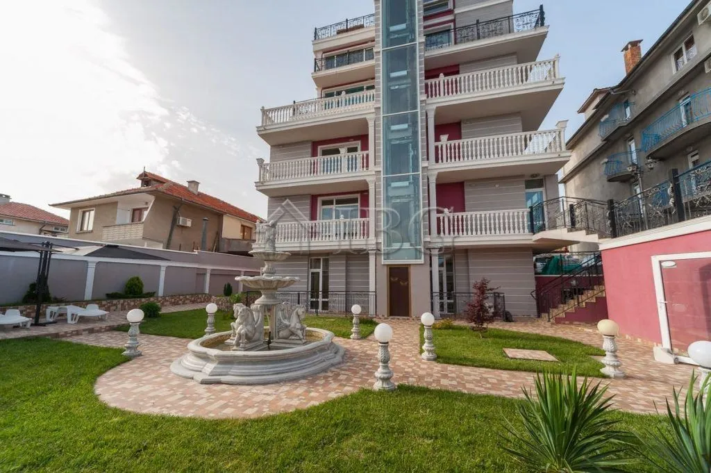 Apart-Hotel with 13 Apartments | Sveti Vlas, 300m to Beach