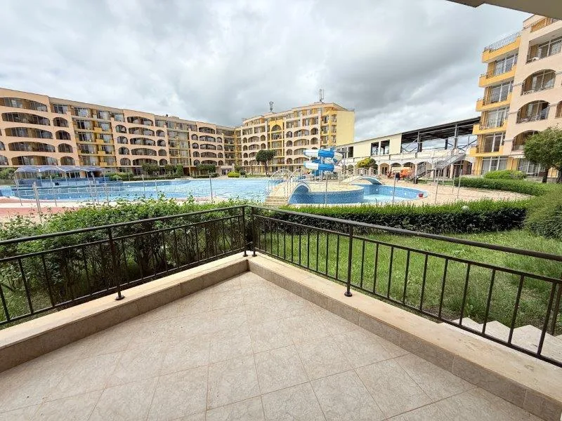 Apartamento de um quarto no rés-do-chão com vista para a piscina, Midia Grand Resort, Aheloy