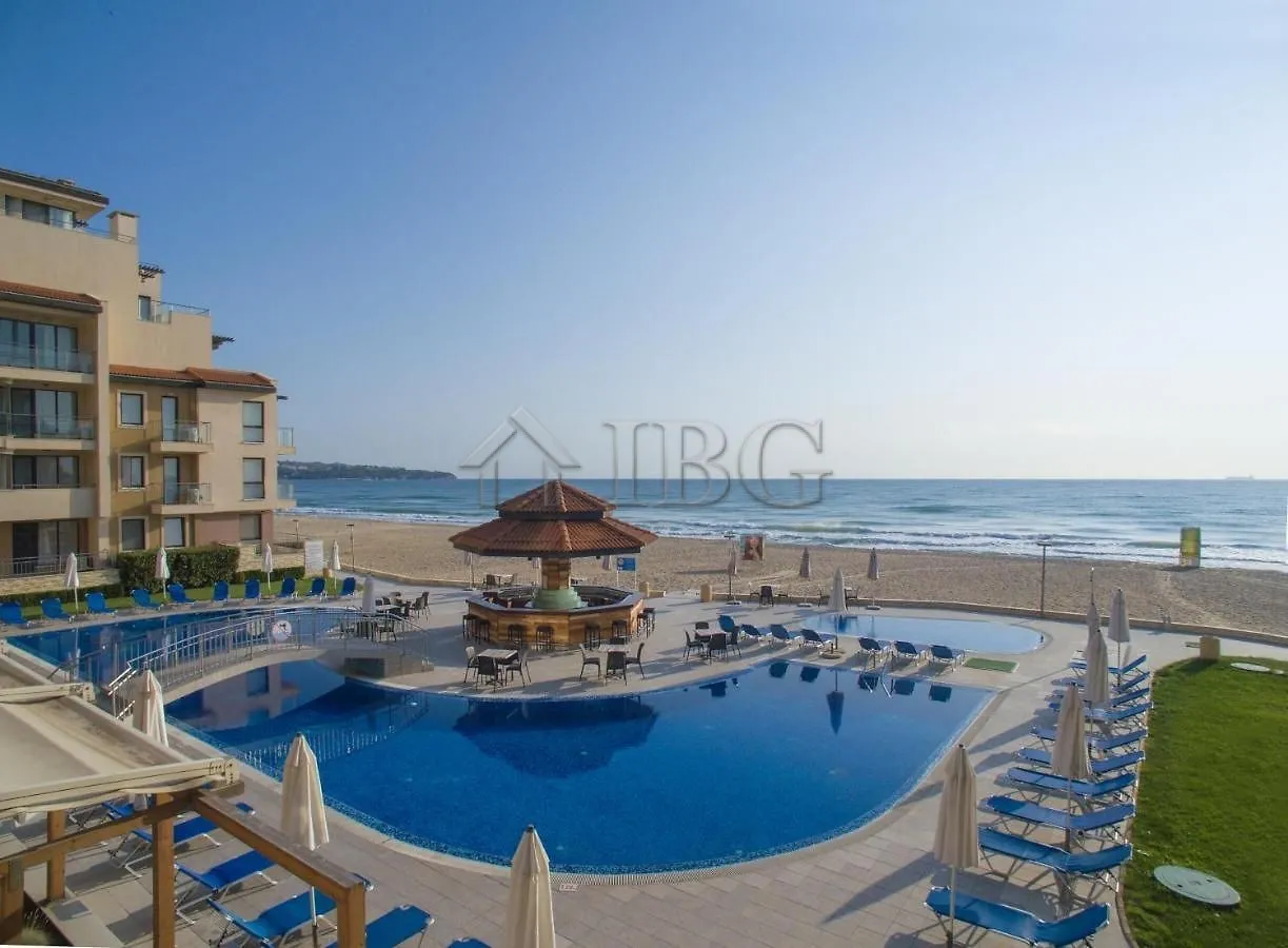Spacieux Appartement 3 Chambres avec Vue Imprenable sur la Mer à Obzor Beach Resort