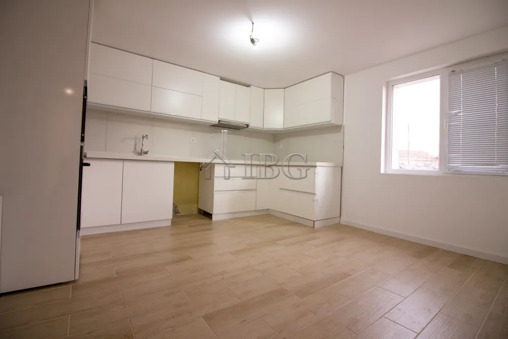 Maison entièrement rénovée de 2 chambres dans un grand village