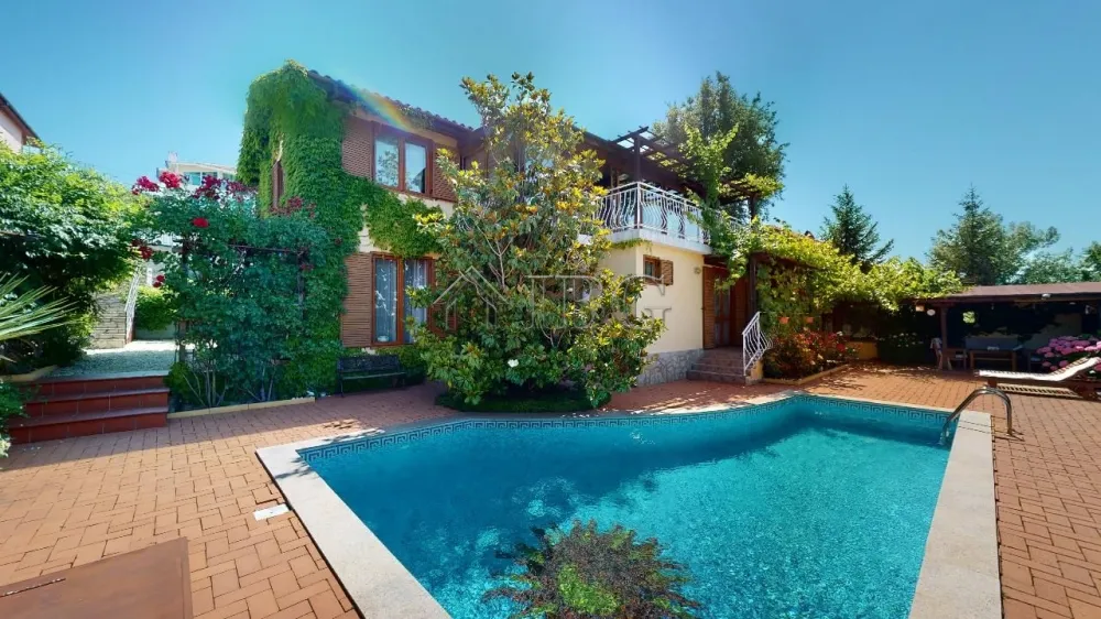 Casa privada de lujo con piscina propia, Kosharitsa