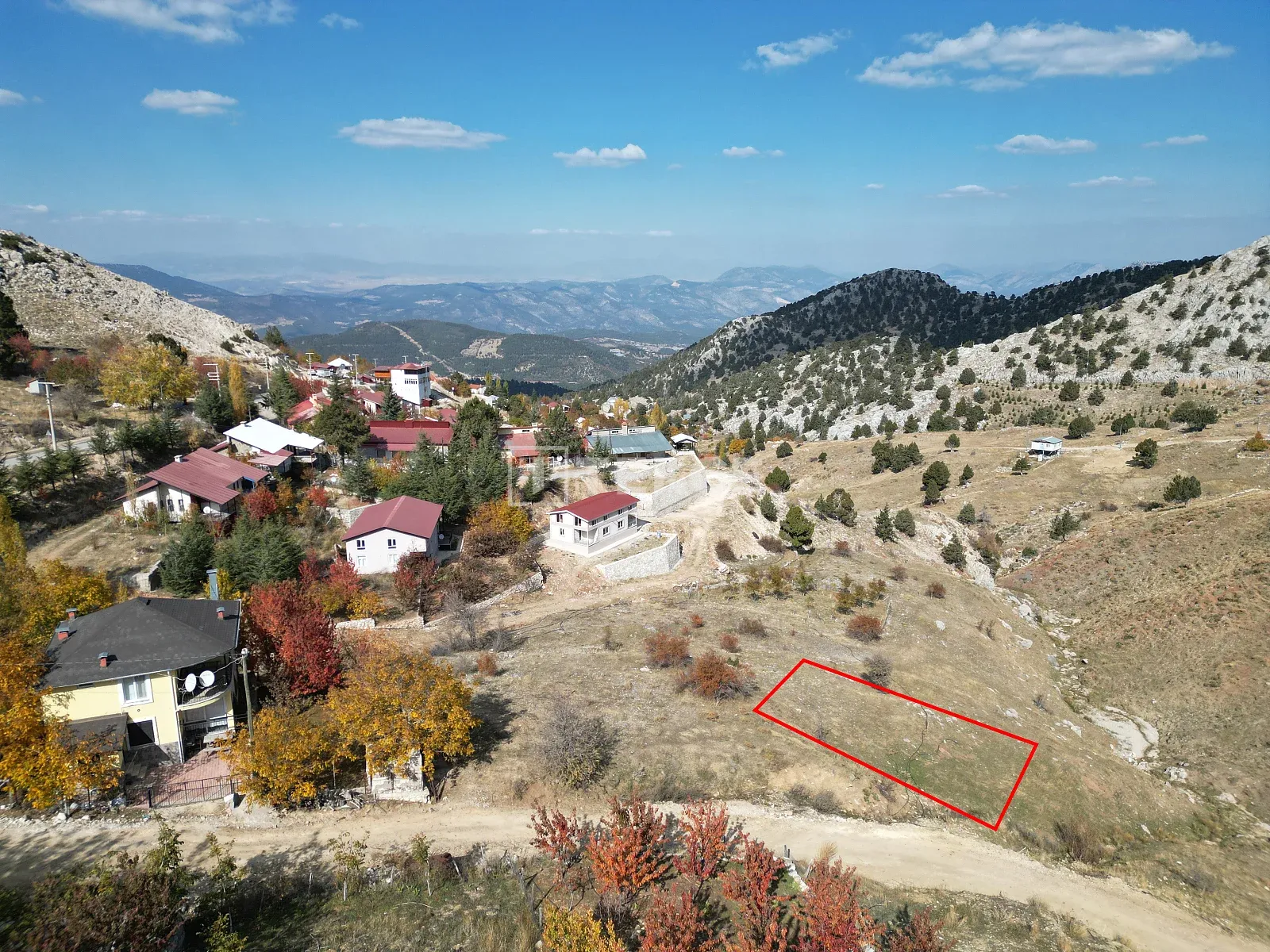 Terrain Approprié pour Immeuble de 2 Étages à Konyaaltı Çağlarca