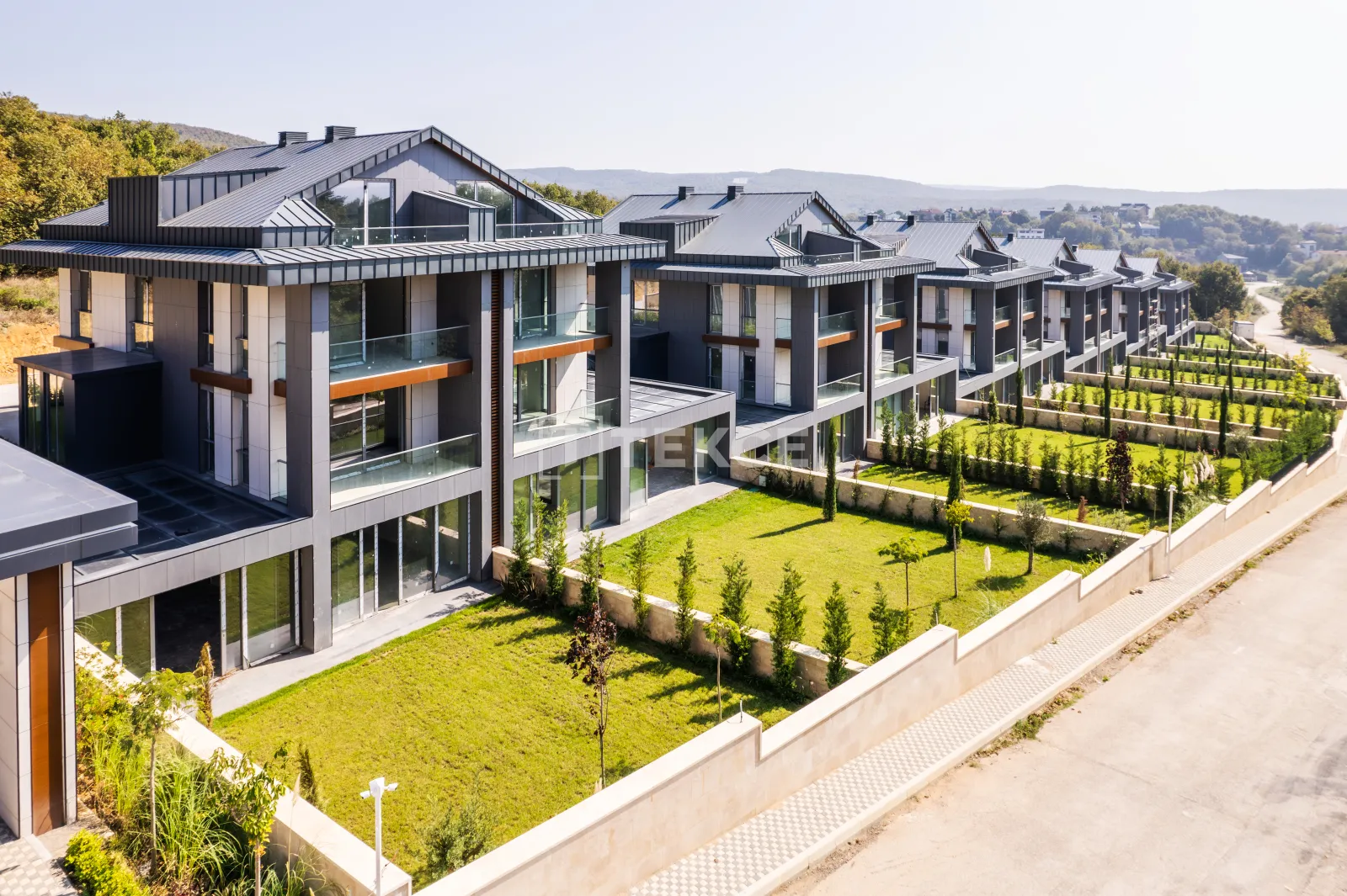 Villas de Complejo Seguro Rodeadas de Naturaleza en Çekmeköy Estambul