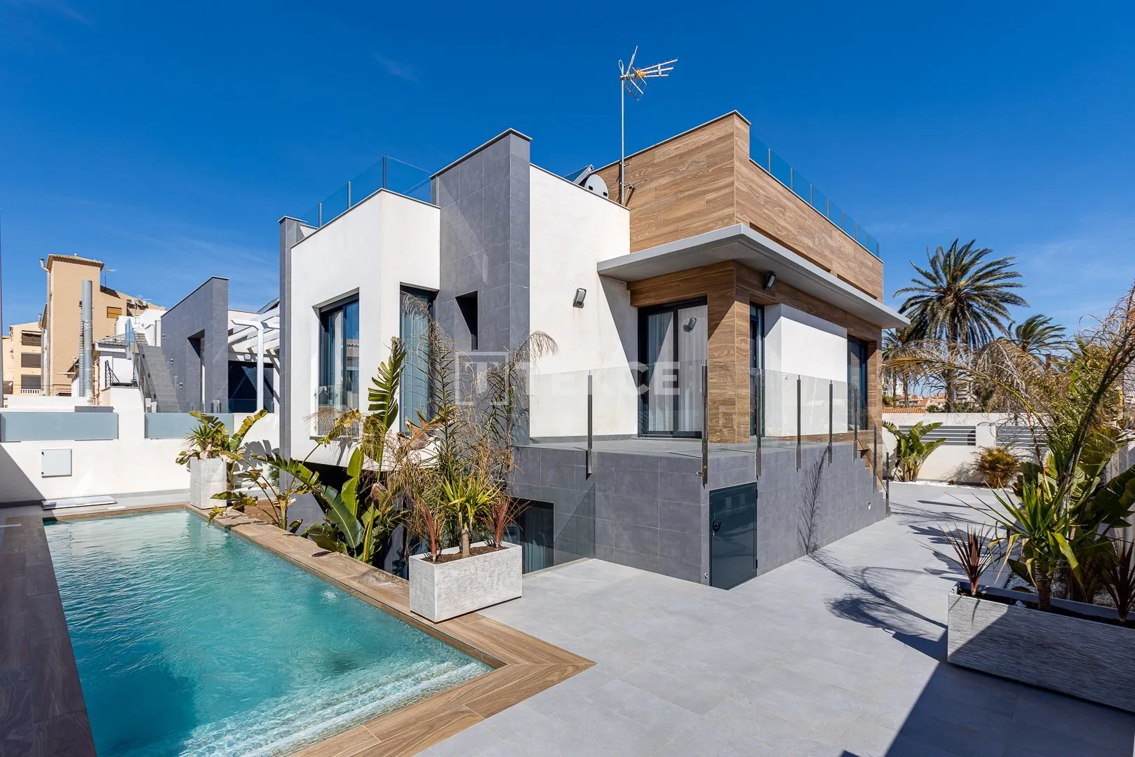 Spaziosa Villa Indipendente Vicino alla Spiaggia a Torrevieja Alicante
