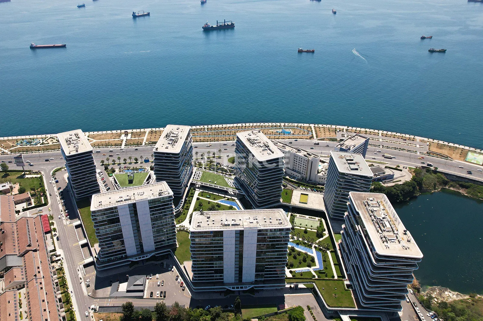 İstanbul Zeytinburnu'da Deniz Manzaralı Geniş Daireler