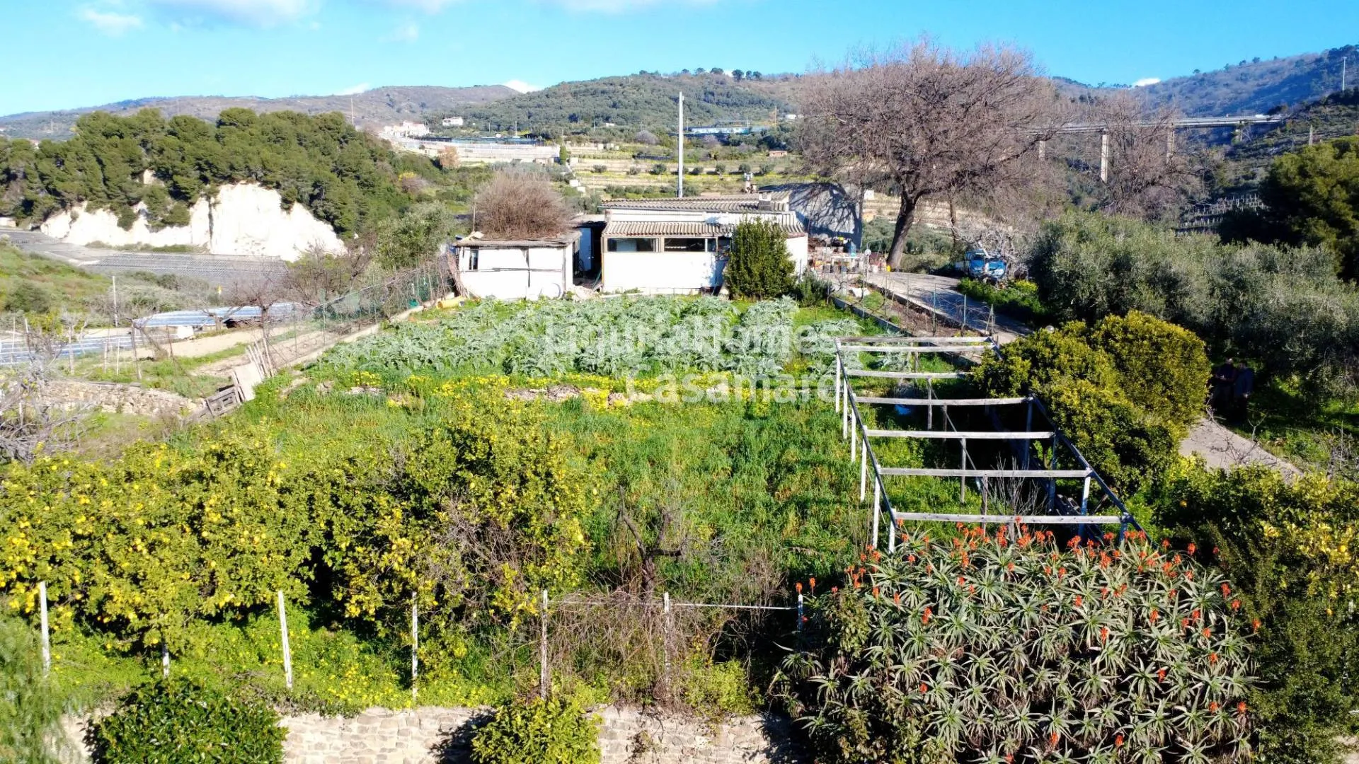 Land plot for sale in Santo Stefano al Mare with approved project for a modern villa.