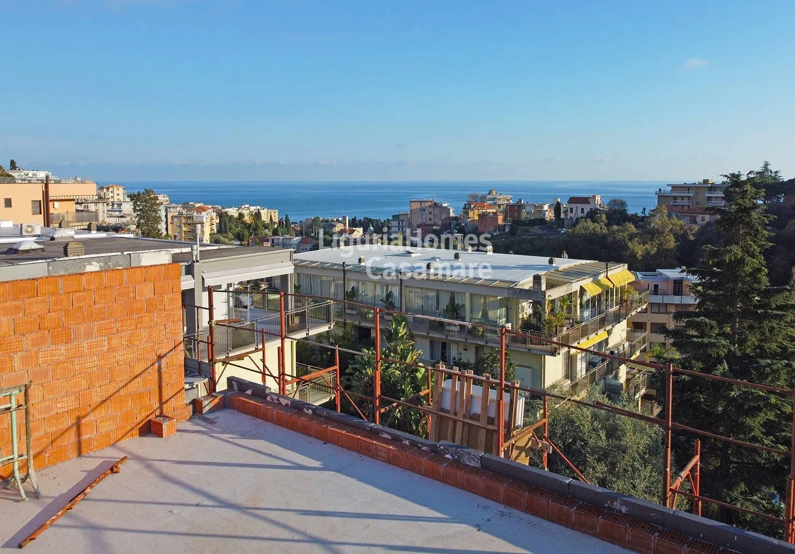Villa moderne en phase de construction avec vue sur mer à vendre à San Remo.