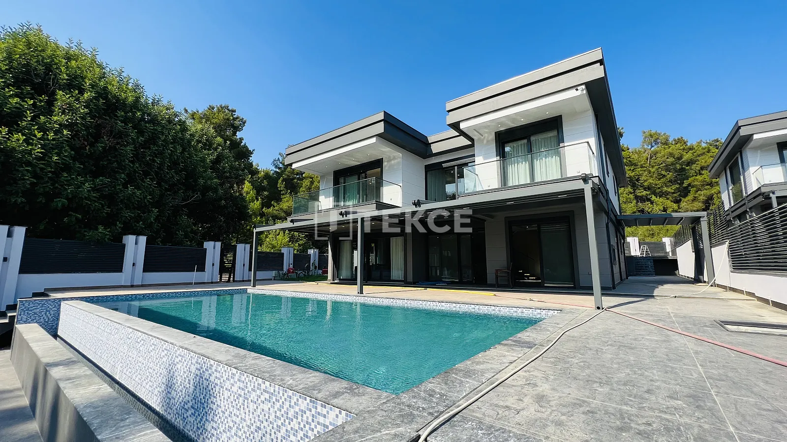 Antalya Kemer'de Dağ Manzaralı Müstakil Villa