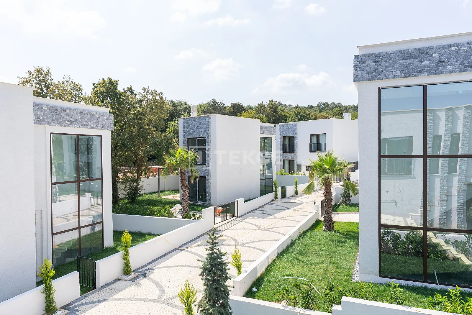 Vilas Elegantes com Piscina e Jardim em Istambul, Şile