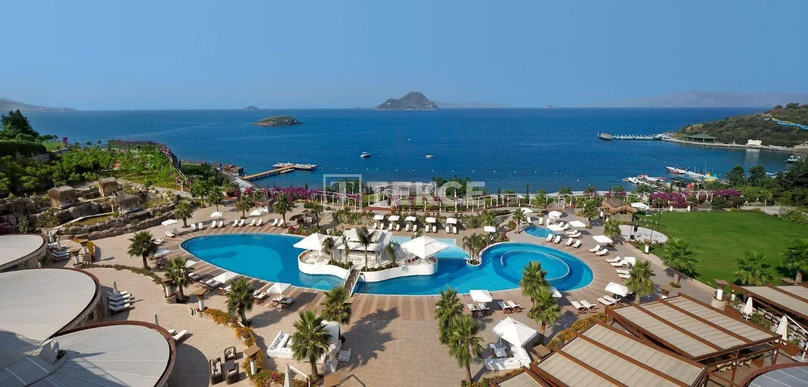 Apartamentos Amueblados con Concepto de Hotel Frente al Mar en Bodrum