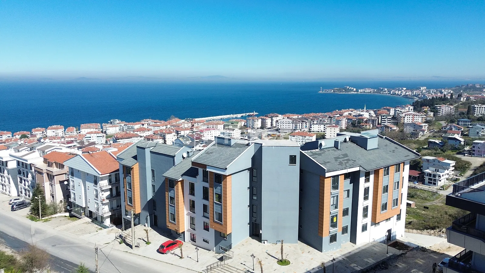 Neue Apartments mit freiem Meerblick in Çınarcık