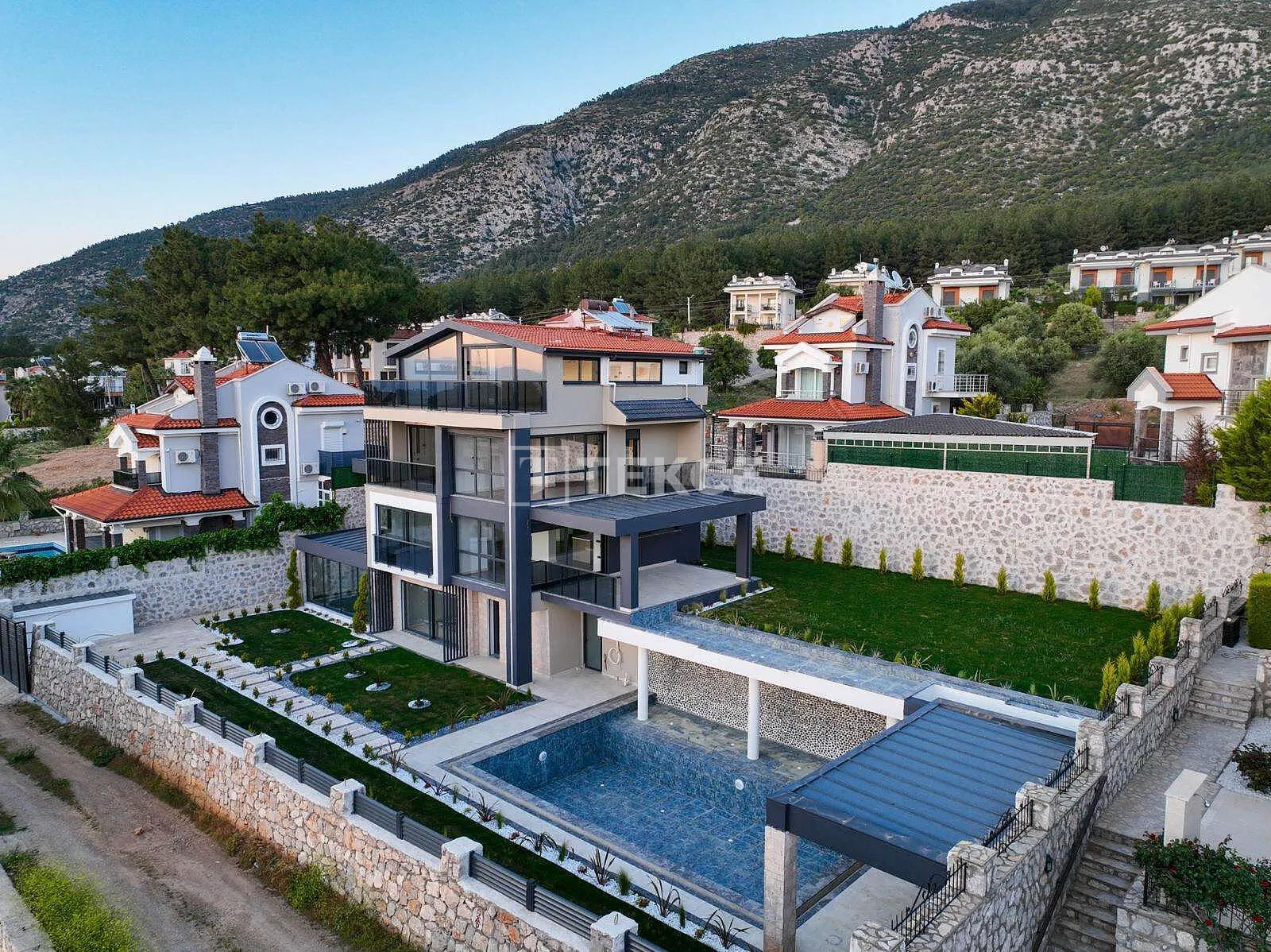 Villa con 4 Camere da Letto e Ricche Caratteristiche a Muğla Fethiye