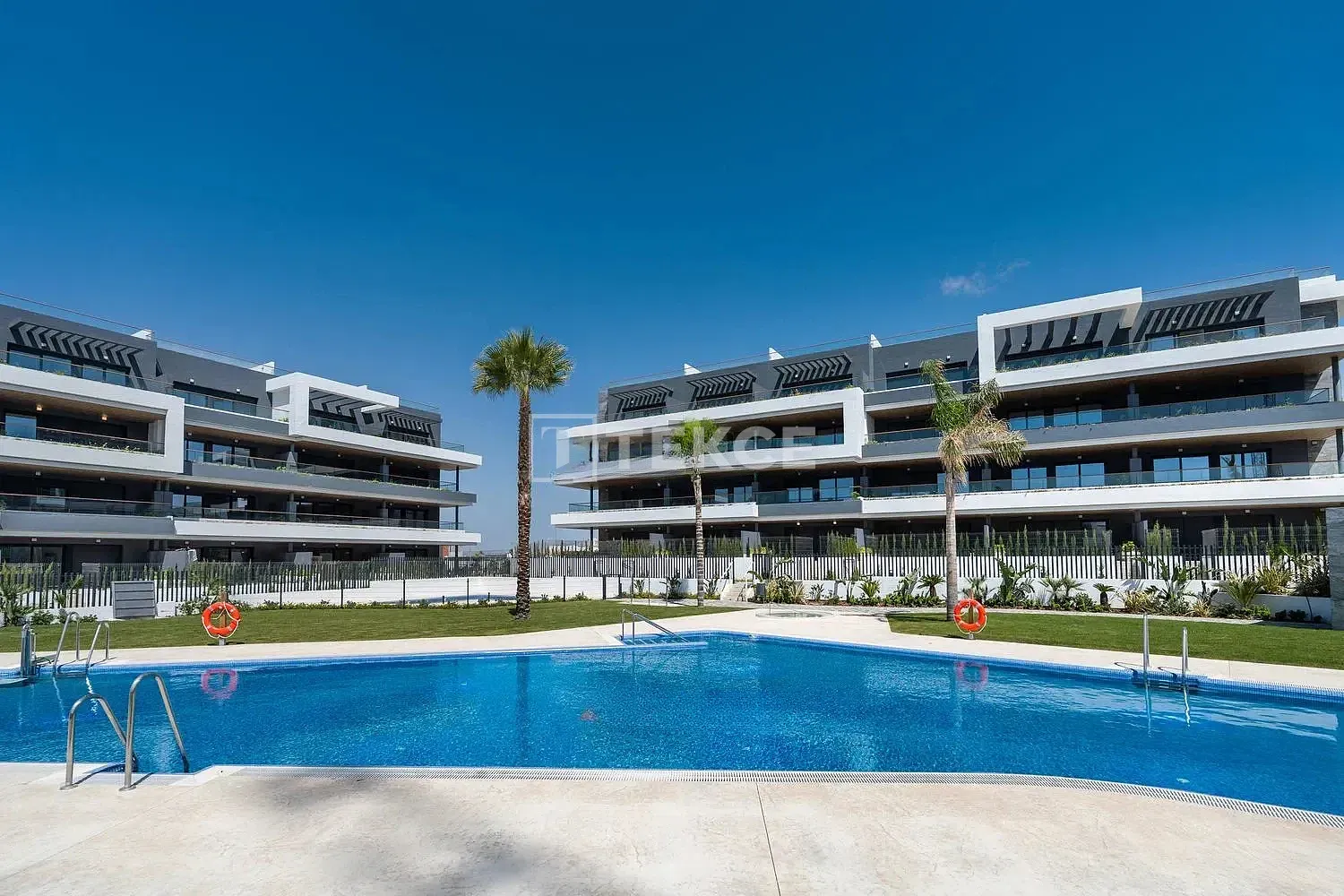 Moderni Appartamenti Eleganti in Complesso a Torrevieja Alicante