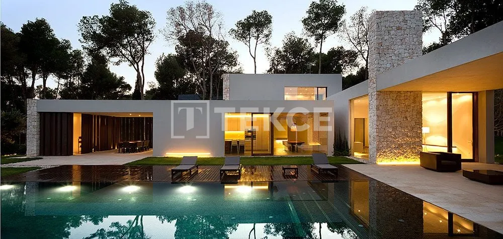 Villa mit großzügigem bebaubarem Land in Yecla Murcia