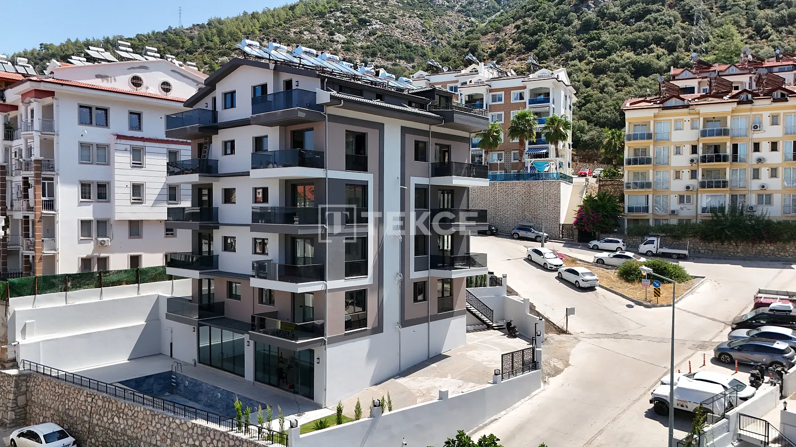 Elegante Wohnungen in einem Komplex mit Pool in Fethiye Muğla