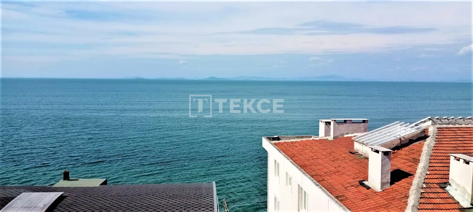 Apartamentos com Vista para o Mar na Praia em Çınarcık Yalova