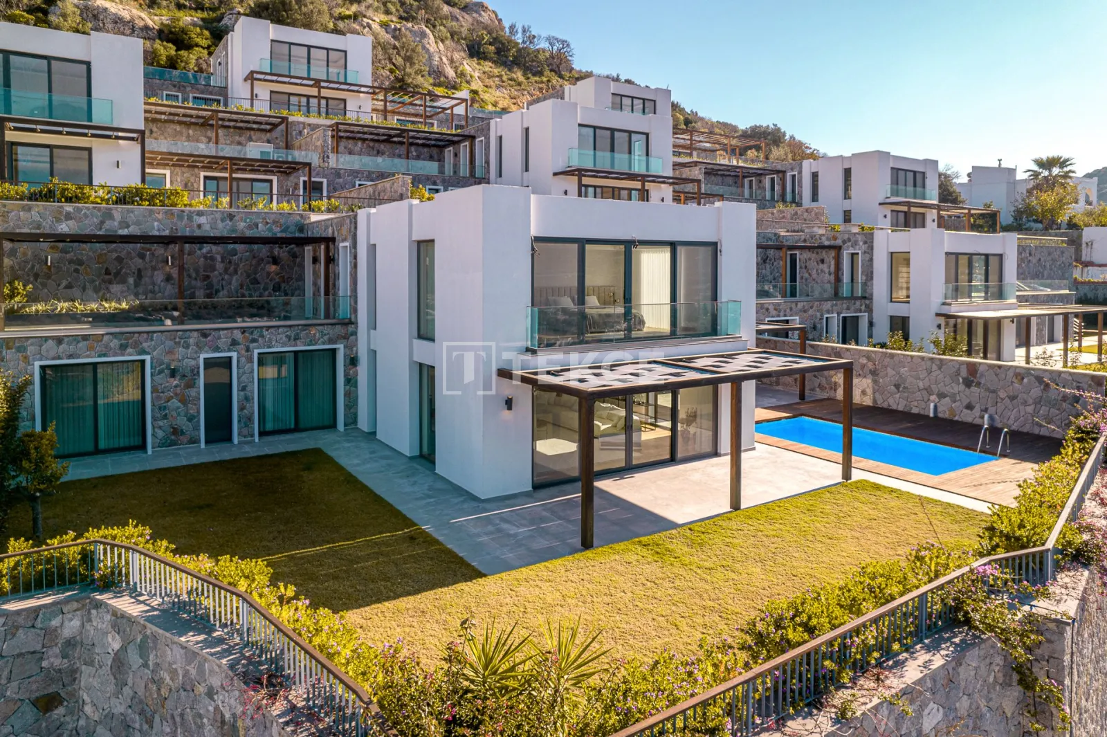 Case con Vista Marina e Città con Piscine a Bodrum Yalıkavak