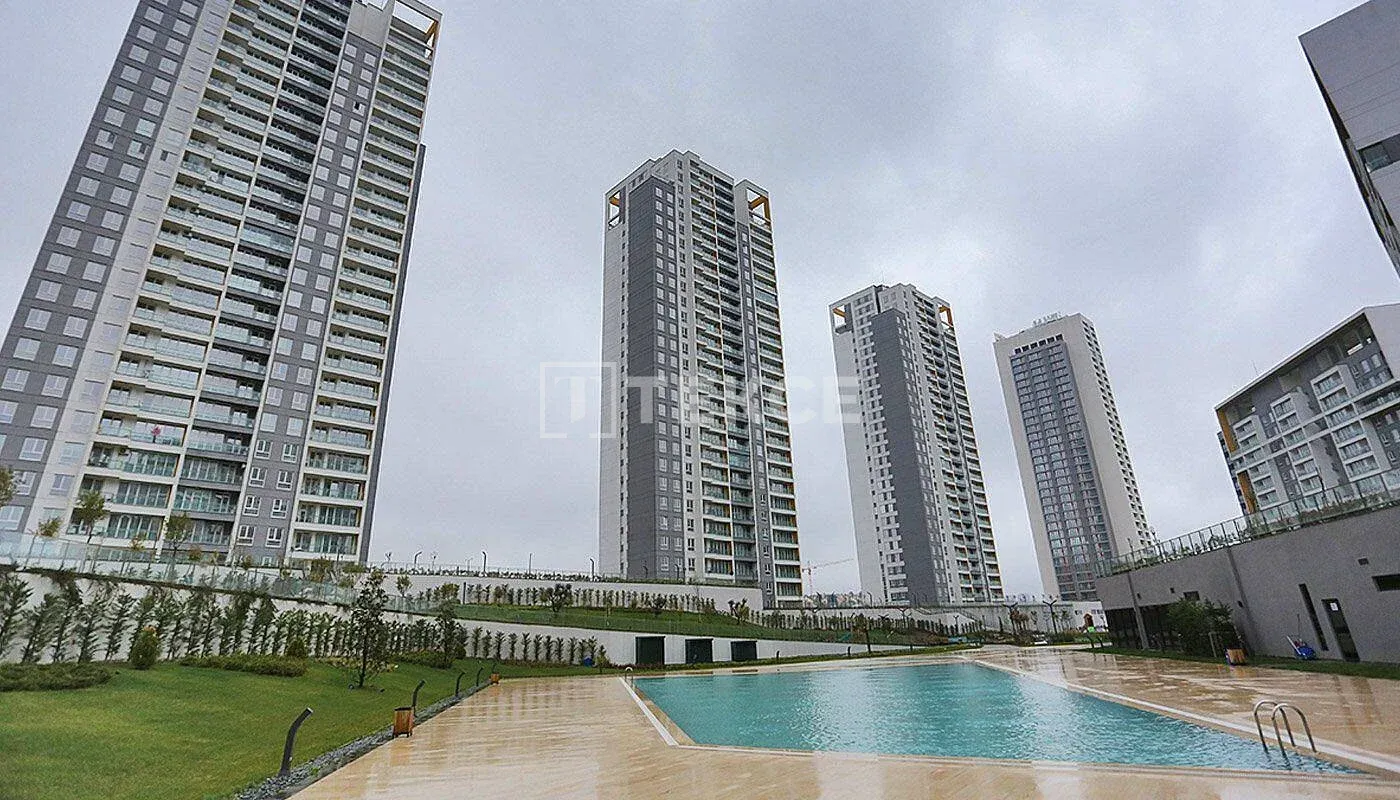 Appartamenti con Piscina Esterna a İstanbul Avcılar