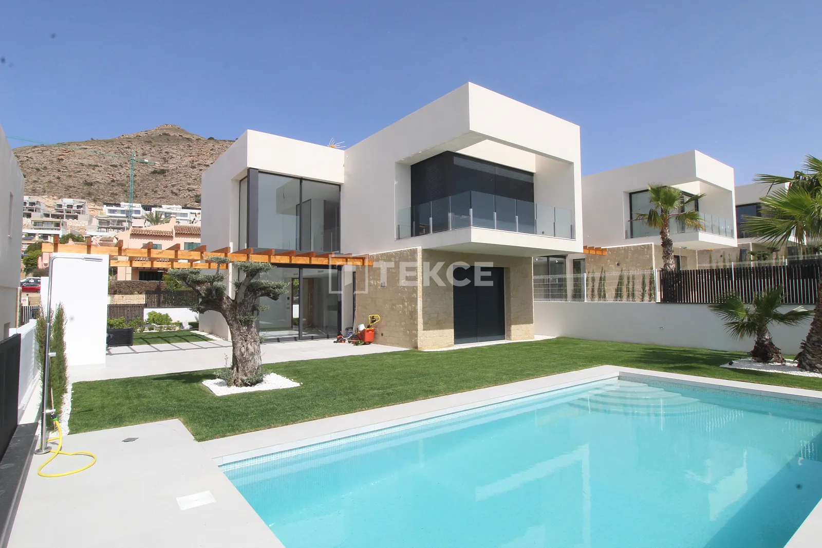Meerblick-Villen mit privaten Pools in Finestrat Alicante