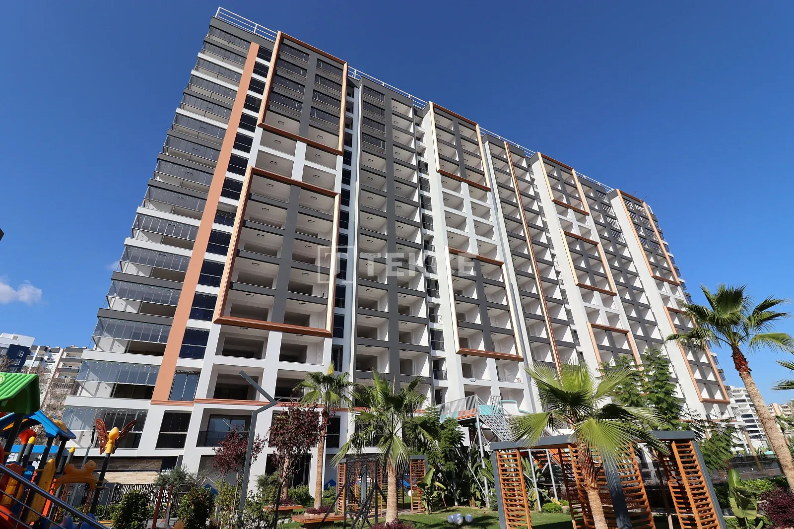 Immobiliare in un Complesso con Strutture Estese a Mersin