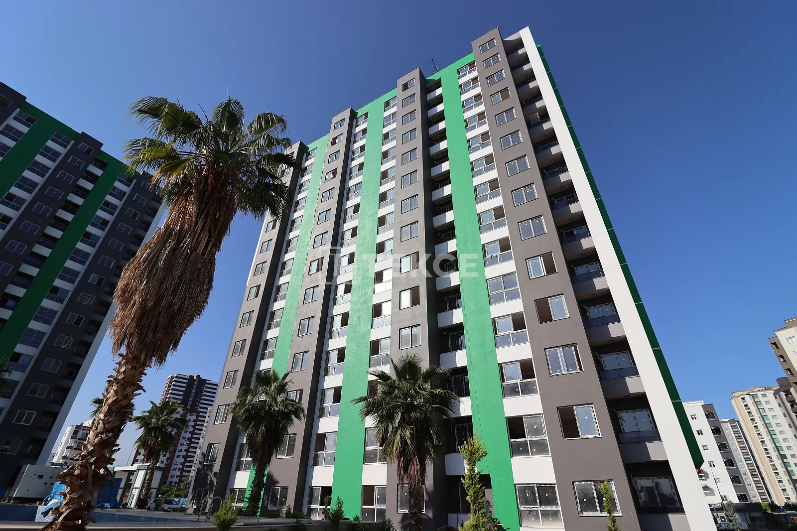 Mersin Mezitli'de Merkezi Konumda 2 Yatak Odalı Mülkler