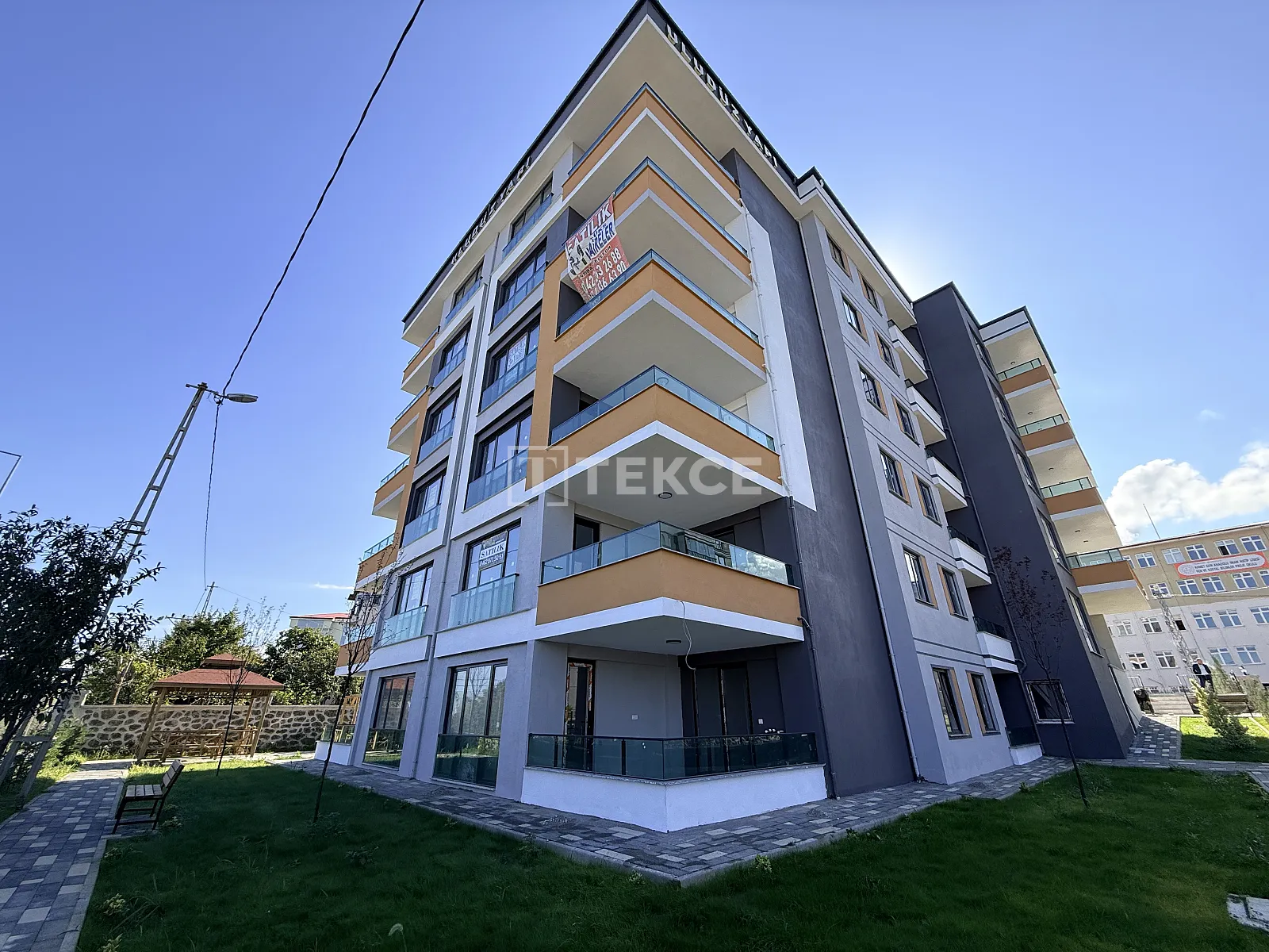 Meerblick-Apartments in der Nähe der Arterial Road in Besikduzu Trabzon