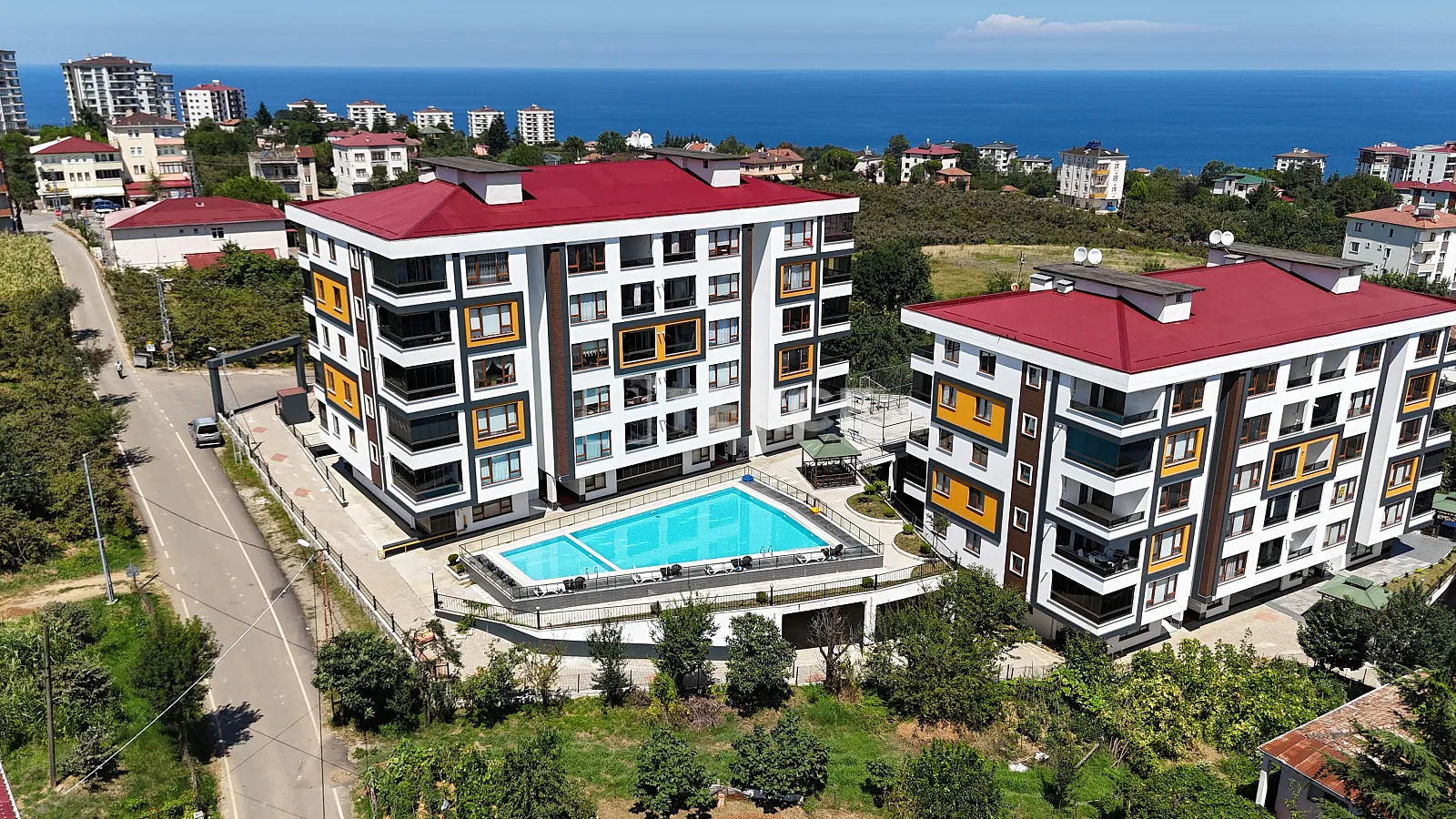 Yalıncak Trabzon'da Çeşitli Mutfak Tipli Apartmanlar