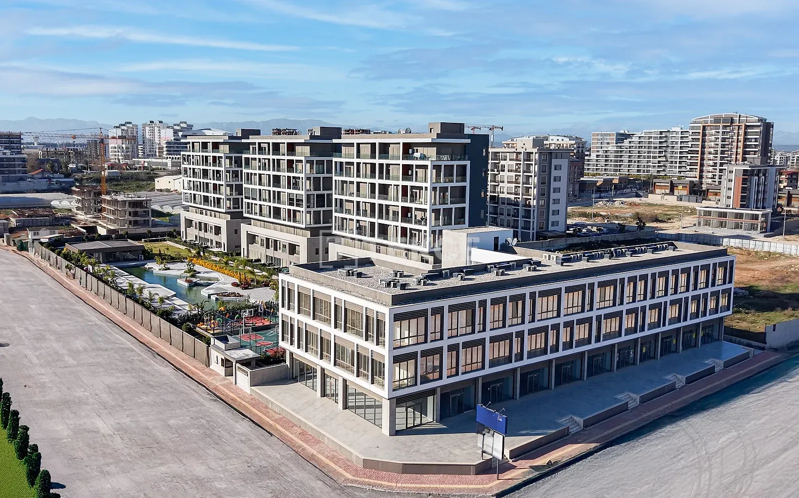 Antalya Aksu'da Geniş Çaplı Bir Projede Güneye Bakışlı Daireler