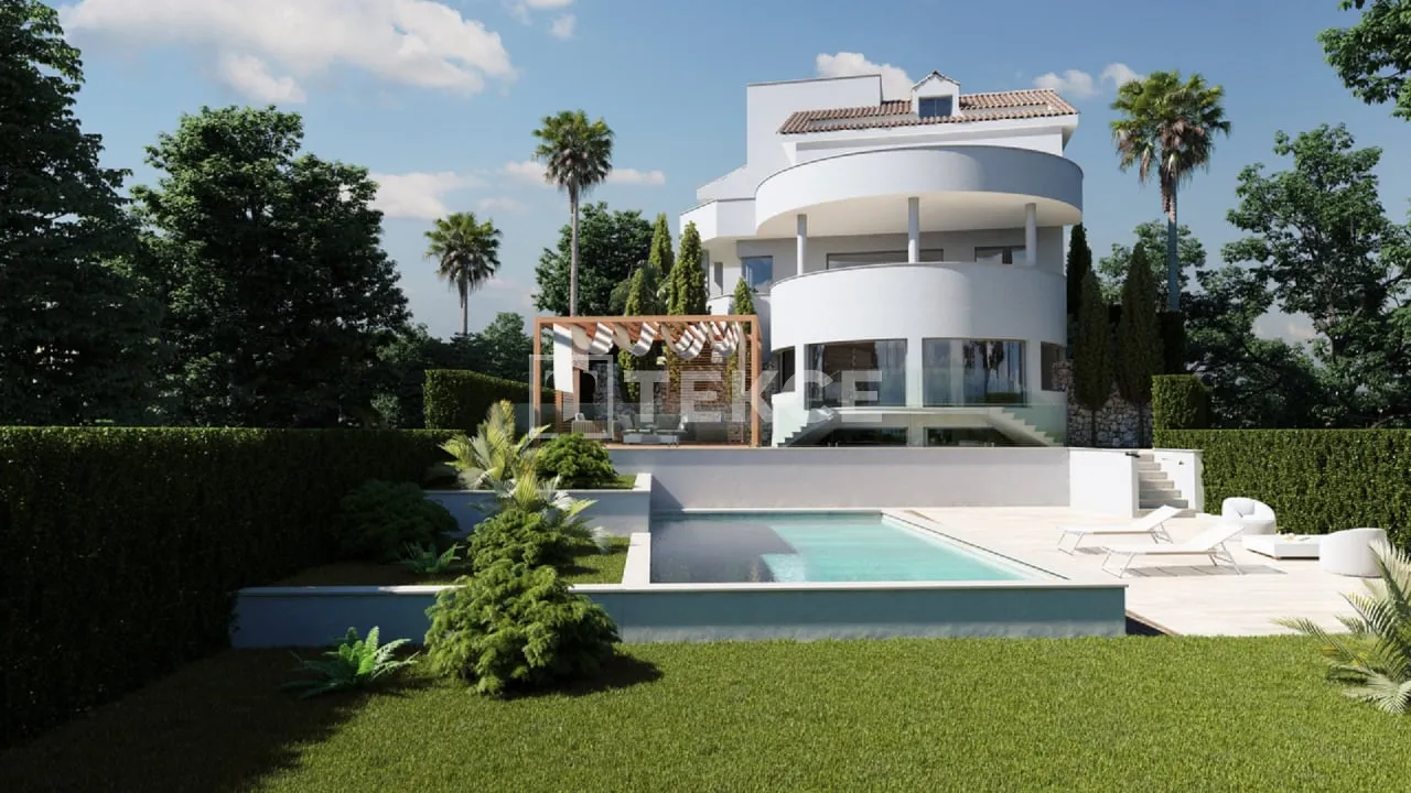 Açık ve Kapalı Havuzlu Deniz Manzaralı Evler Benalmádena'da