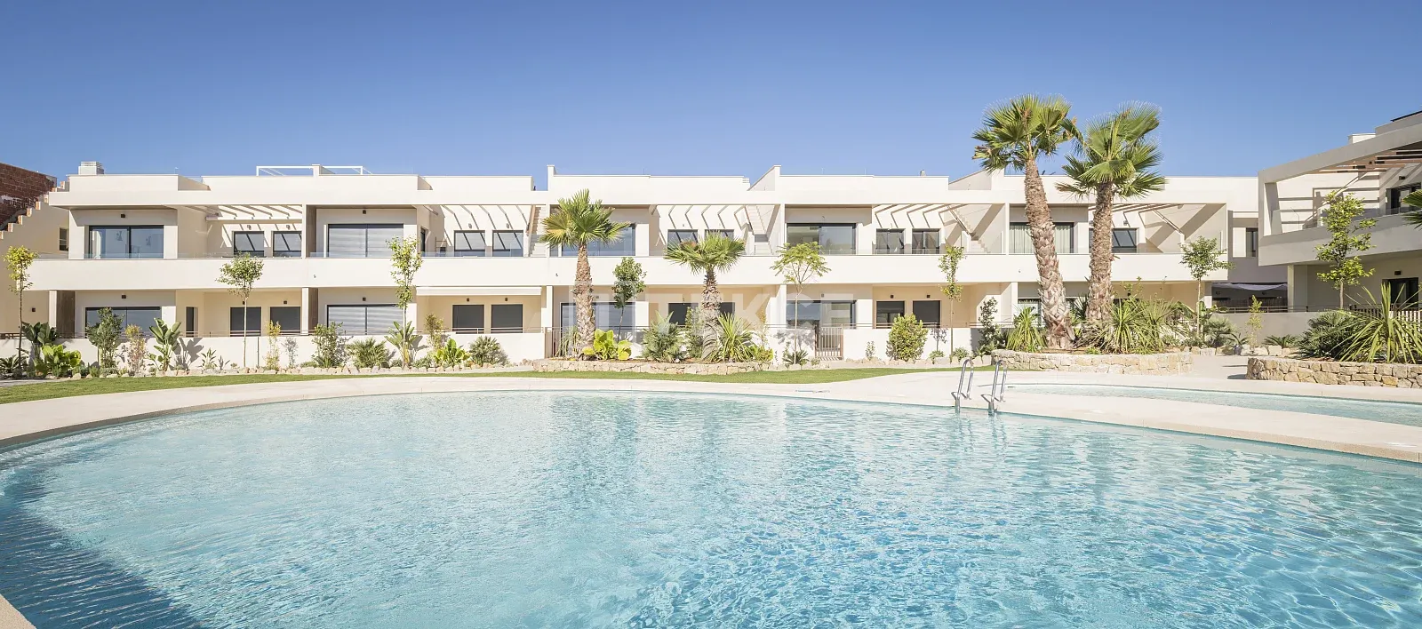 Torrevieja'da Yenilikçi Konut Projesinde Denize Yakın Daireler