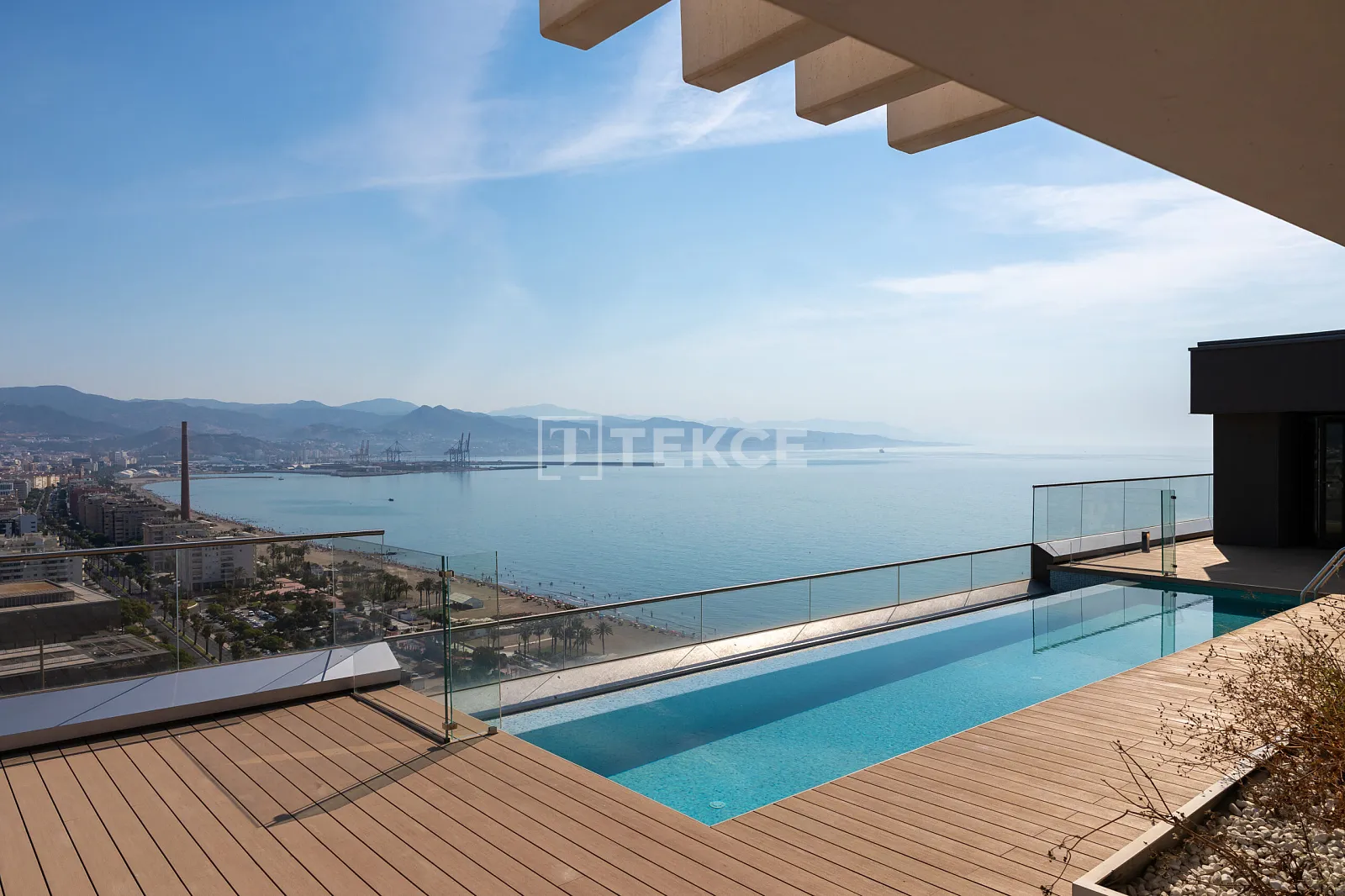 Appartements à Haut Plafond avec Terrasses Spacieuses à Malaga