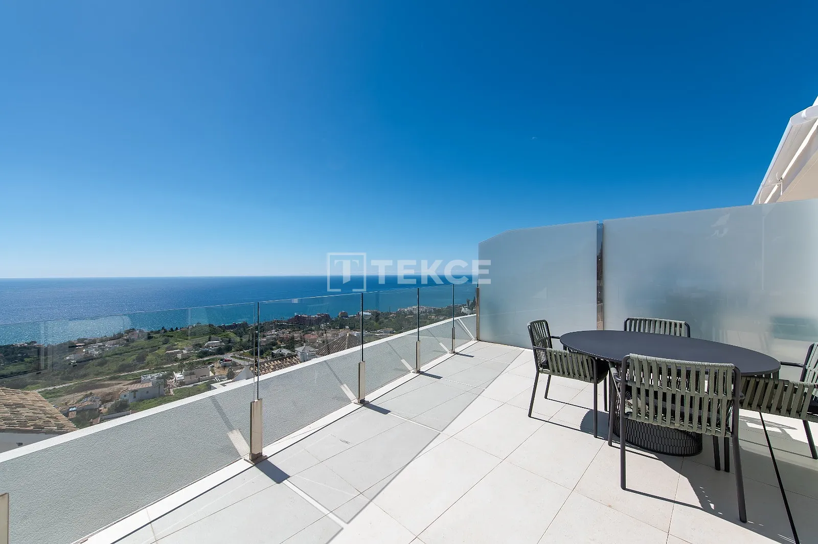 Appartamenti con Vista Mare e Design di Alta Qualità a Benalmádena Málaga