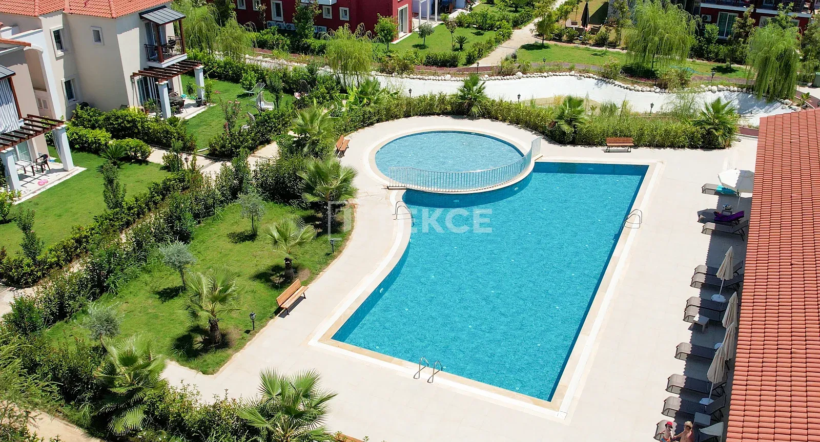 Apartamentos em um Projeto Premiado Perto do Mar em Fethiye