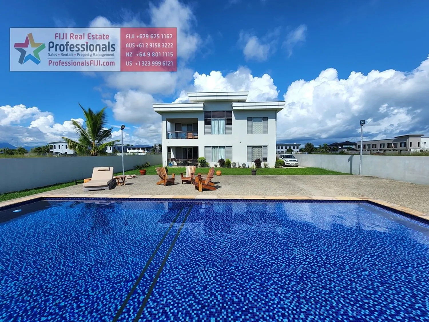 Cash Flowing 4-Unit Apartment Building in Fantasy Island (FIJI) For Sale!