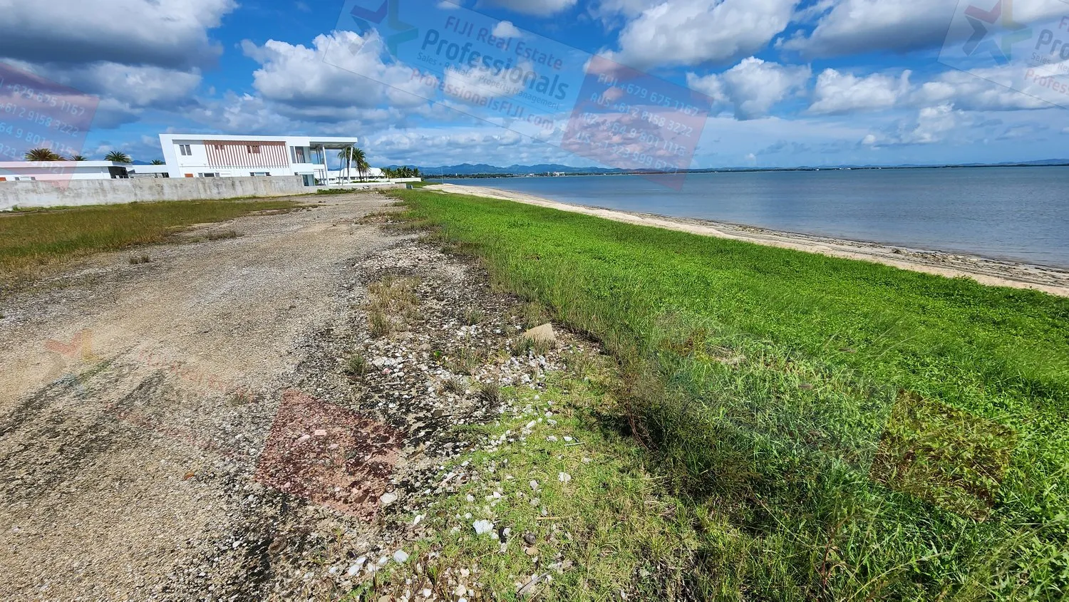 PASEA POR LA ORILLA EN LA ISLA NAISOSO, FIJI – ¡TU PRÓXIMO HOGAR!