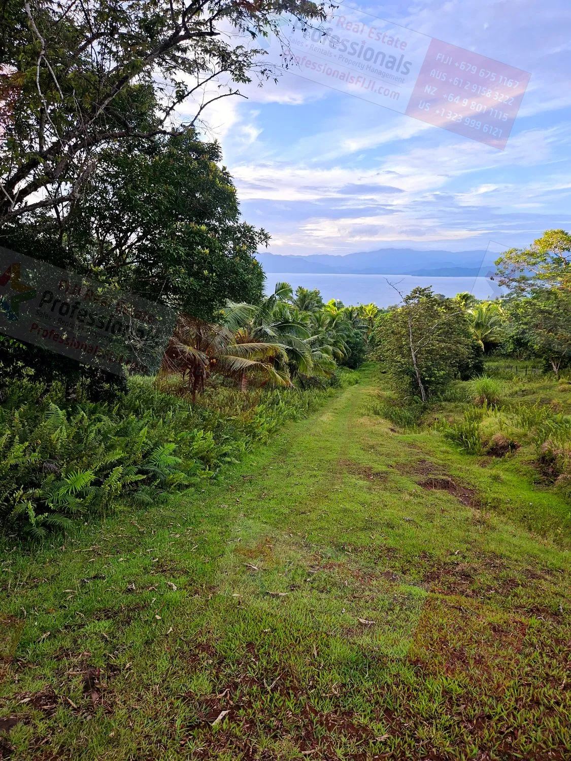 Come enjoy the good life on this half-acre block of land in Fiji's "Hidden Paradise" of Savusavu in FIJI